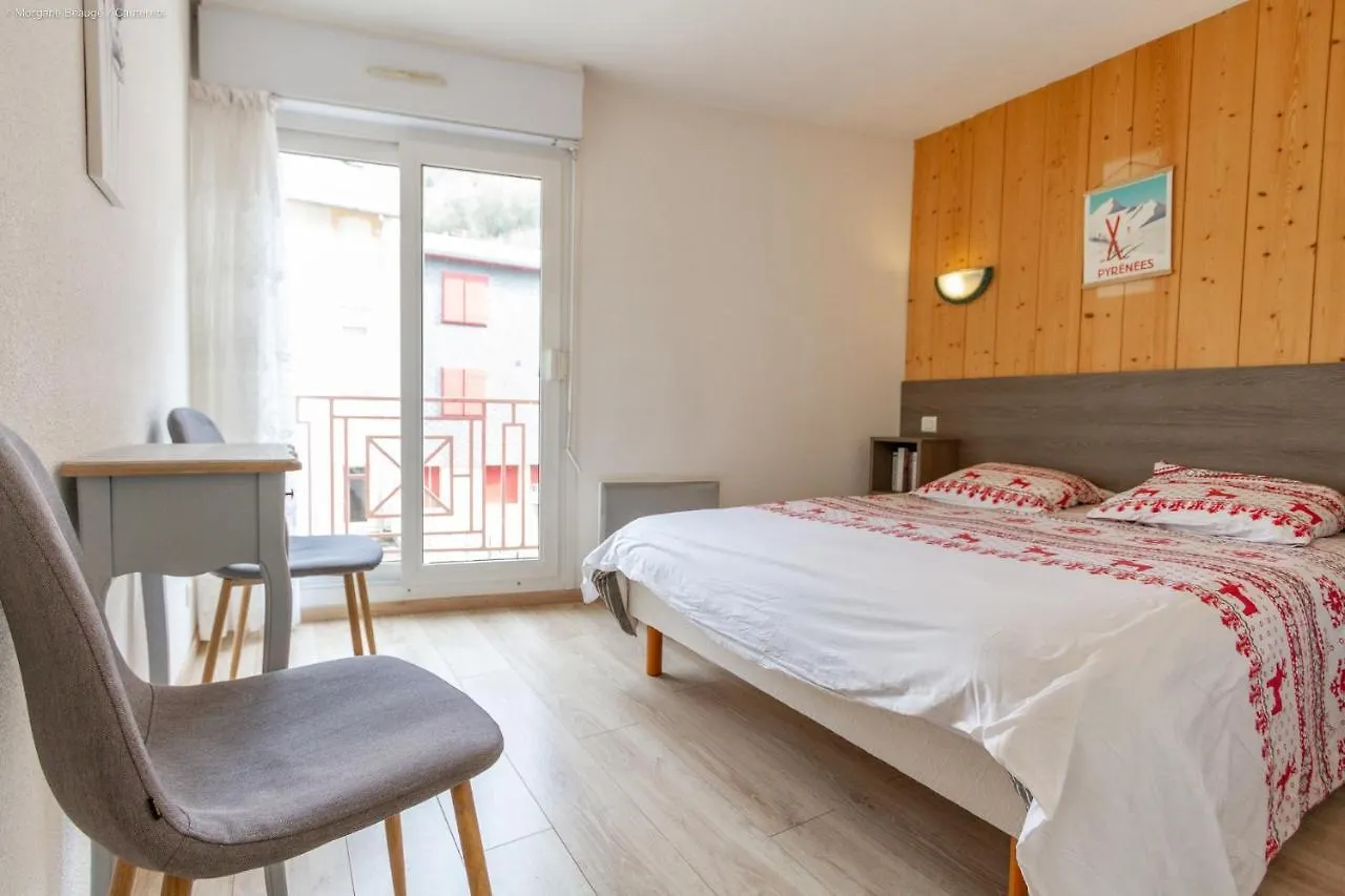 Appartement centre ville parking balcon et wi fi Cauterets 0*,  France
